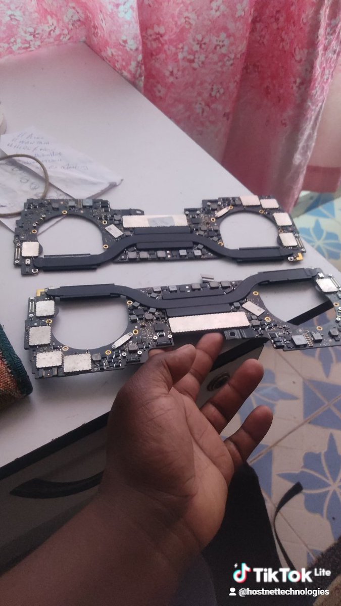 hostnetech's tweet image. We stock macbook /windows laptops parts and accessories , Repair/service/genuine parts sale,TradeIn call us 0714201596 or visit us at Old nation building A60 #Junet #Mtkenya #uhurukenyatta #kitui #Thepresident #makueni