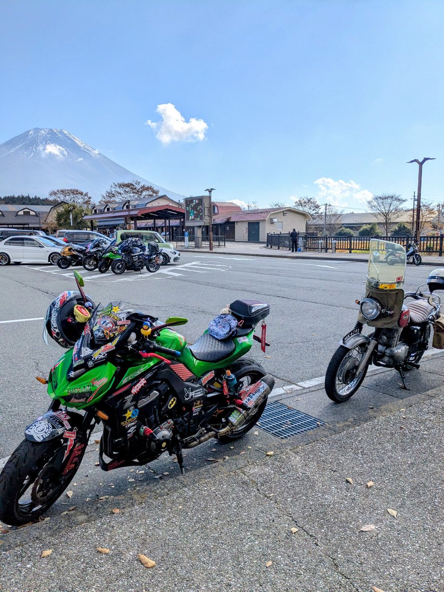 jqklIQFB6J28474's tweet photo. ���日は、今年最後のマスツー朝霧高原まで行って来ました。
520キロぐらい走りましたが、身体バキッバキッです😱 https://t.co/FB3kSSZaEs