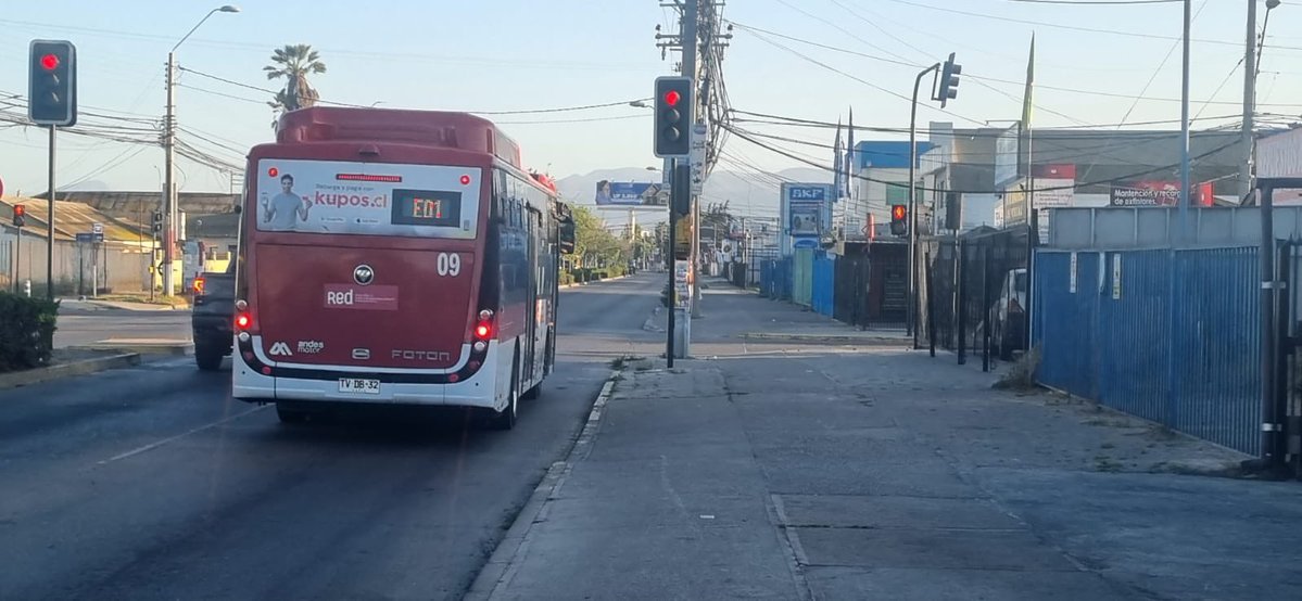 🚨Nuestro equipo de @fisca_mtt se encuentra desplegado en terreno, en diversos sectores del centro de La Serena, para realizar labores de despeje de estacionamientos. 

👉Recuerda no ocupar los lugares con prohibición de hacerlo, no te expongas a multas.