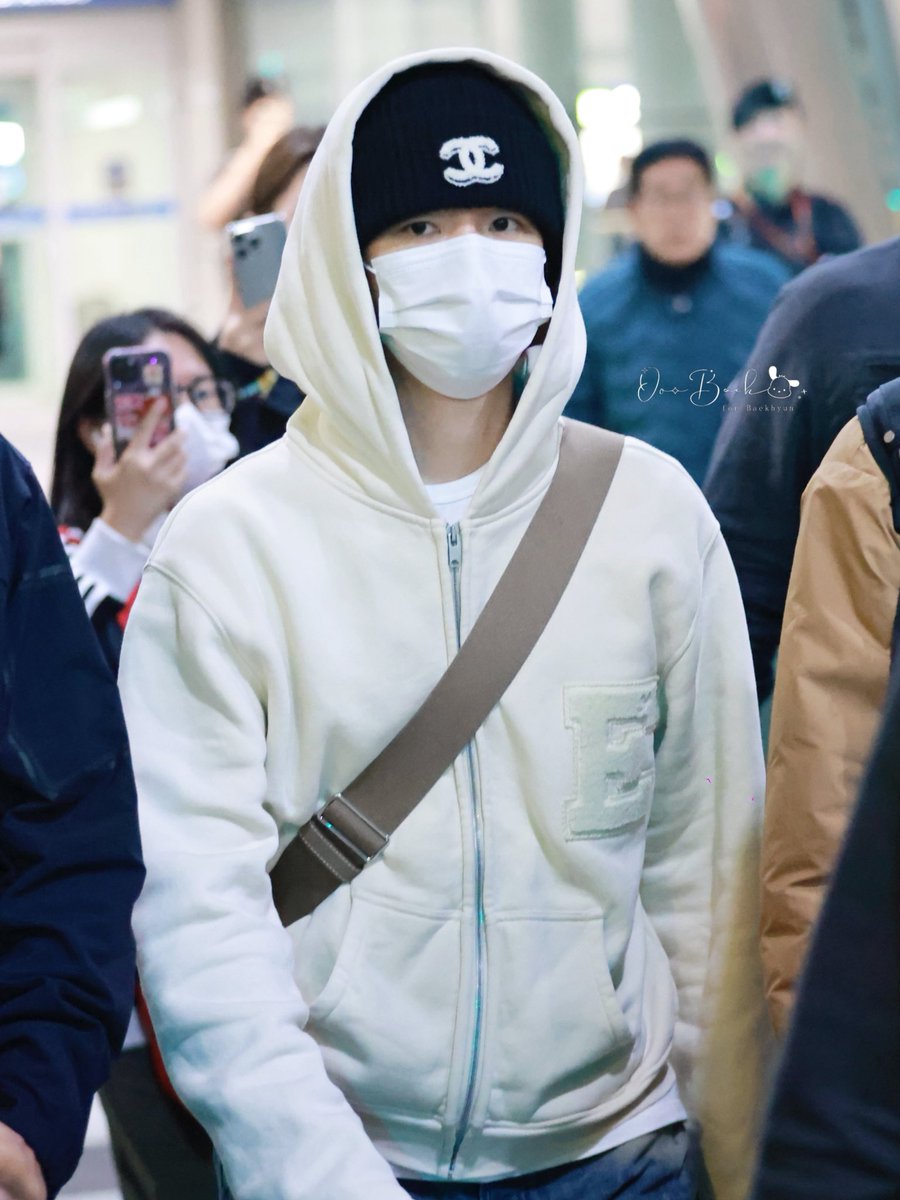 251116 ICN🛬 푹 쉬세요 ~ @B_hundred_Hyun #BAEKHYUN #백현