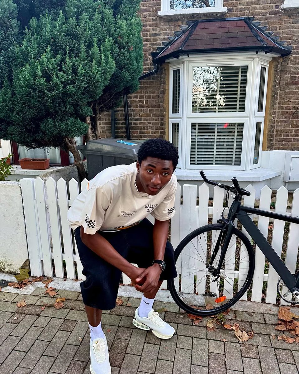 2easymikee's tweet photo. Living life like its #GTA https://t.co/uS2nsHguZk