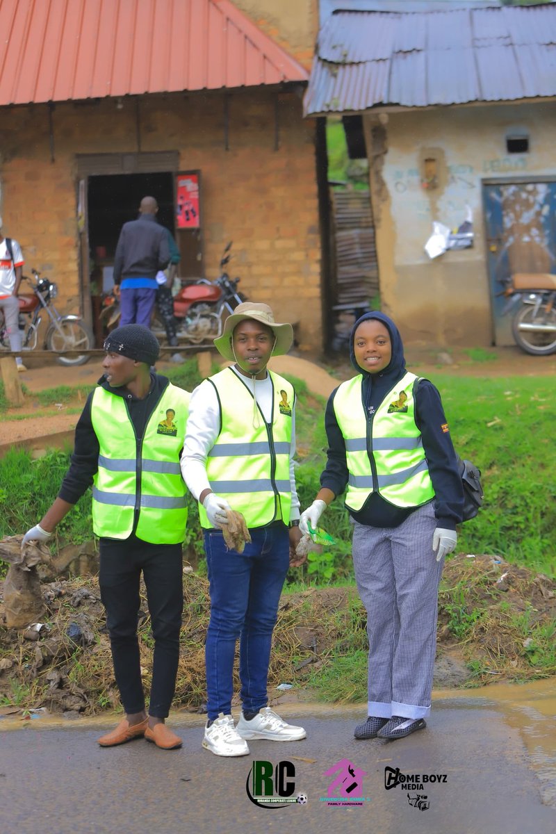 FootballRubanda's tweet photo. Beyond sports, we also participate in cleaning of Rubanda Town to ensure good sanitation of the Town council.
@RubandaLeague 
@Rubandadistrict https://t.co/Cdusx5A8Gh