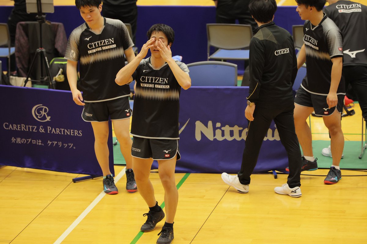 shigebon1111's tweet photo. #三部航平 くん
#シチズン時計卓球部 🏓
愛工大の三木くんとの激闘を制し見事勝利🙌😭🙌
観客席に勝利の笑顔を見せてくれた後、整列前に顔を覆い下を向いて…
私は勝手に大仕事をやってのけた安心感に感無量で目頭が熱くなったのかと想像し、私も涙出ました😭
違ってたら笑う🤣 https://t.co/pBq9DFg949