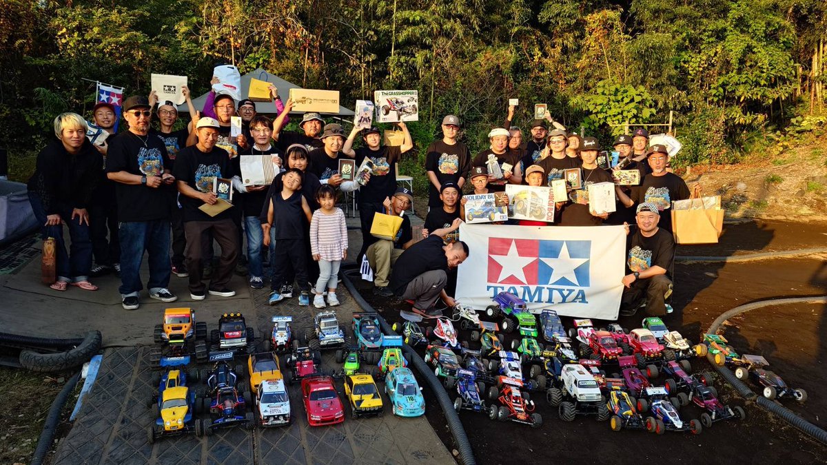 DJ_ANIMAL21G's tweet photo. 今年で4回目のyoung’n RC store cup 2025今年もEMTサーキットスタッフさんと参加者のみなさんのおかげで楽しく大盛況に終わりました！楽しかったー！またみんなで思い切り遊びましょう😊🙌🔥🏁ありがとうございました！👏🔥
#youngn_rc_store #emtオフロードサーキット
#tamiya https://t.co/XxSHwr3wwh