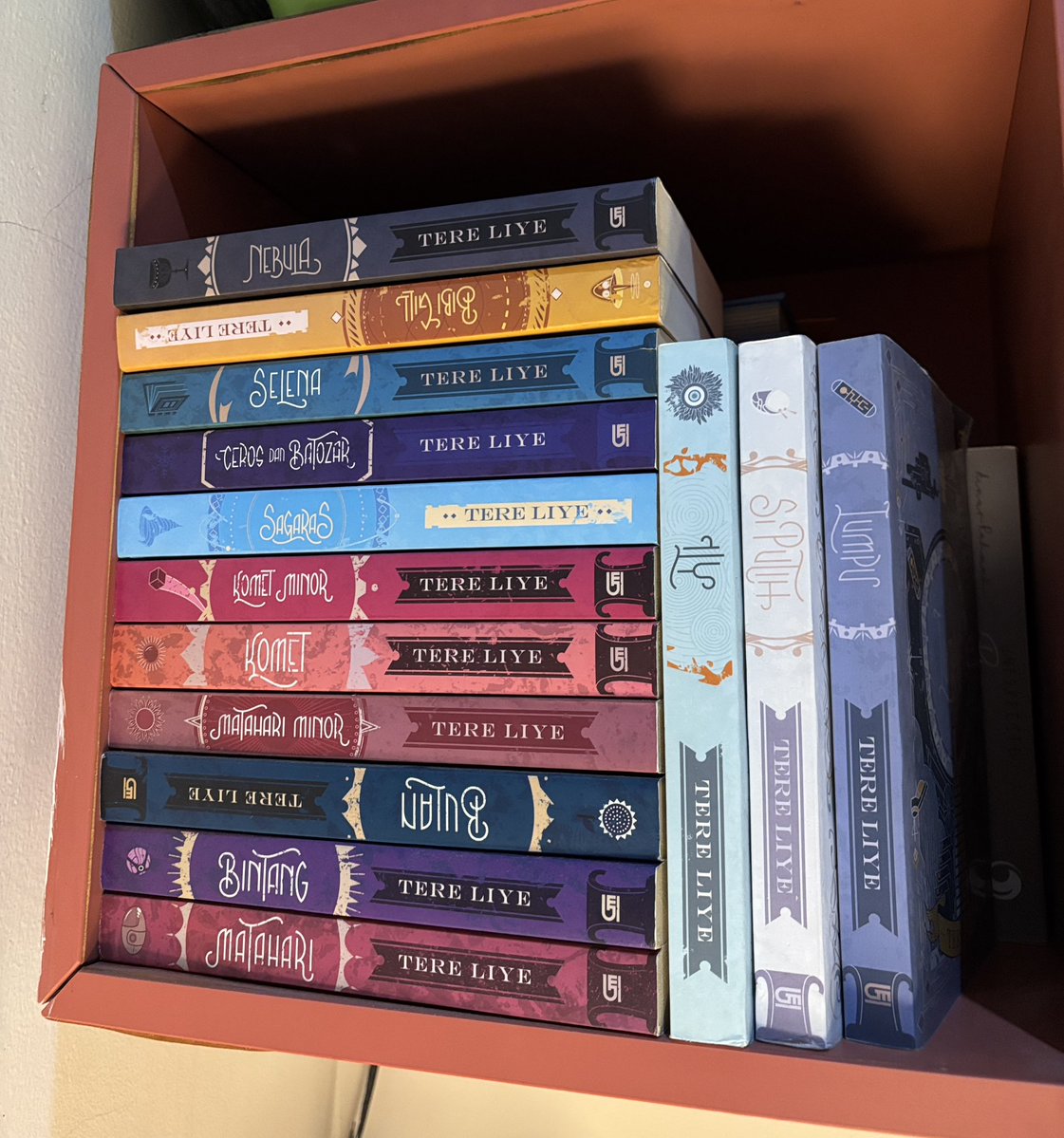 nailauwaw's tweet image. WTS (PRELOVED BOOKSSS)
harga bs nego, dom jakbar #preloved #prelovedbooks #wts