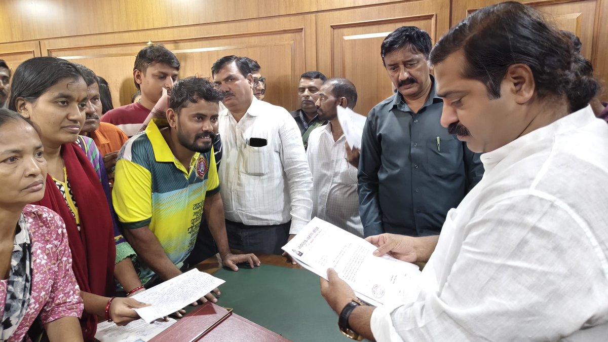 ramkadam's tweet photo. आमदार राम कदम
#राम दरबार#
 #DevendraFadnavis #BjpMumbai
#bjp #devendrafadnavis #devendrafadnavisformaharashtra
#bjpmaharashtra #bjpmumbai #bjpghatkopar
#Ghatkopar #mahayuti
#bjp4ghatkopar
#ghatkopardiaries #WomenEmpowerment #SkillDevelopment #Udyog #SelfReliantWomen https://t.co/6z4xQcSNda