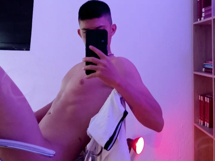 Jhoan Velez Model tweet media