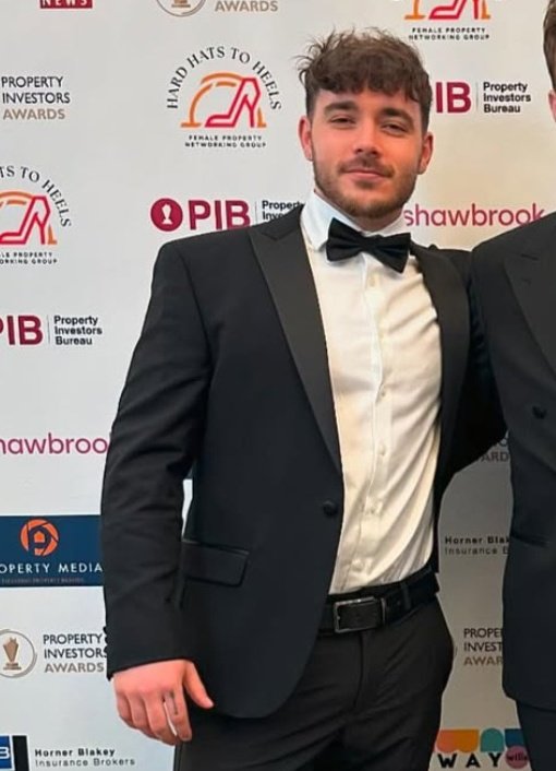 caroline tweet media