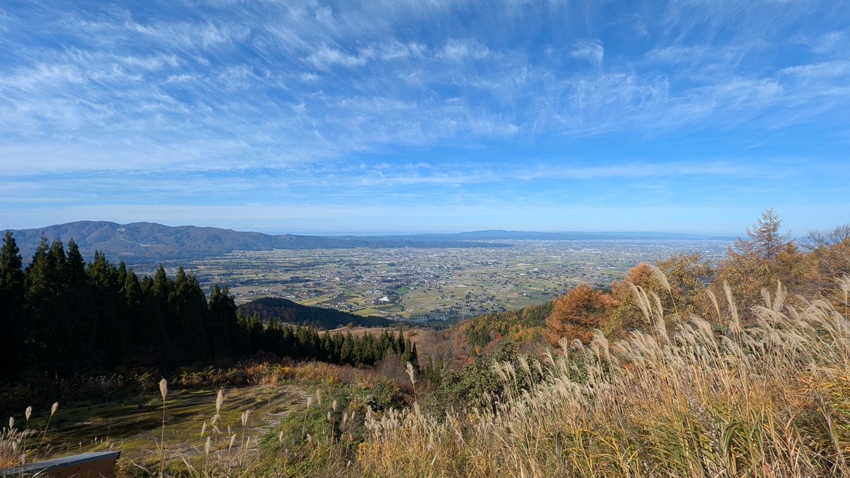 U_ita's tweet photo. 本日はハングでフライト。富山の紅葉を空から満喫しました。
学生5人も上手く飛び、社会人の初飛びもあり！いい日でした。 https://t.co/dzzrFDTTVD