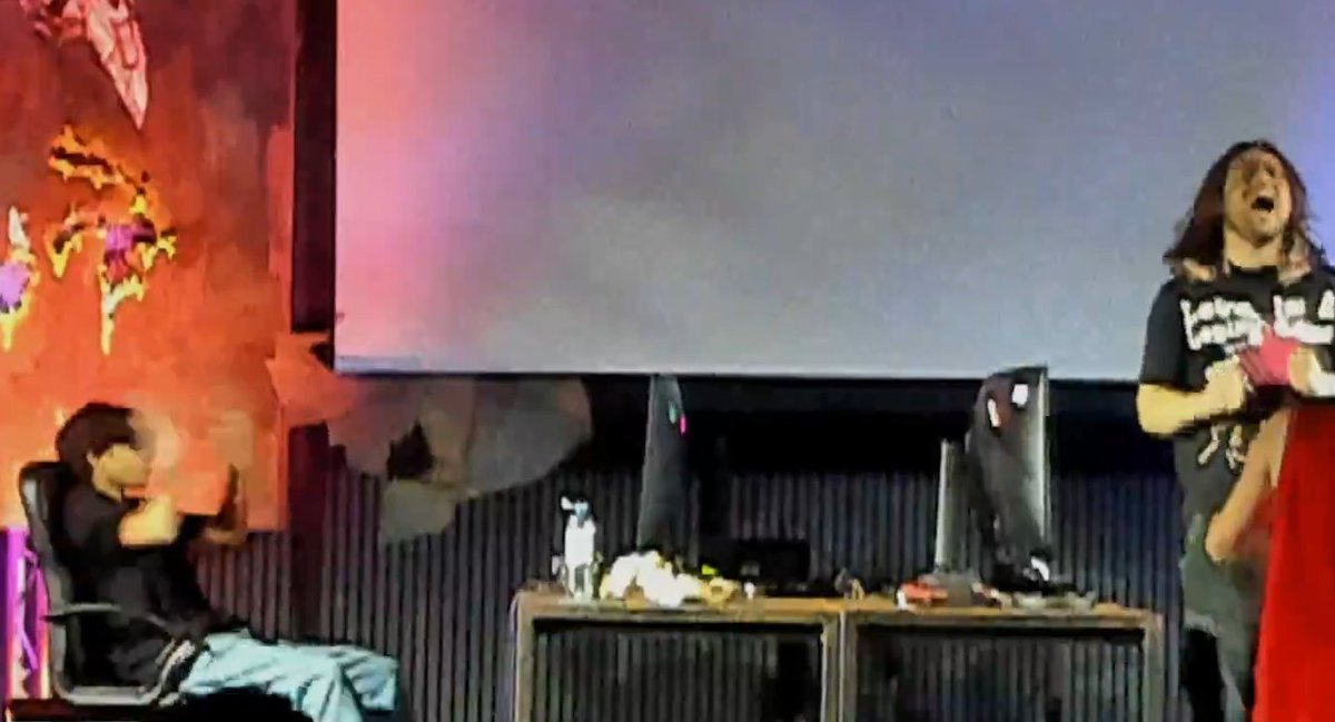 Ich glaube mein Smash Highlight dieser Woche war das Set zwischen <a href="/Weeb260/">Weeb260</a> und <a href="/Zebra_GER/">Zebra</a> vom Turnier "Smash Ground #2".
Dazu noch das extrem gute Commentary von "Marwin" und "KayKay", die das Set umso cooler gemacht hat.

Also nochmal Respekt an alle die da mitgewirkt haben!