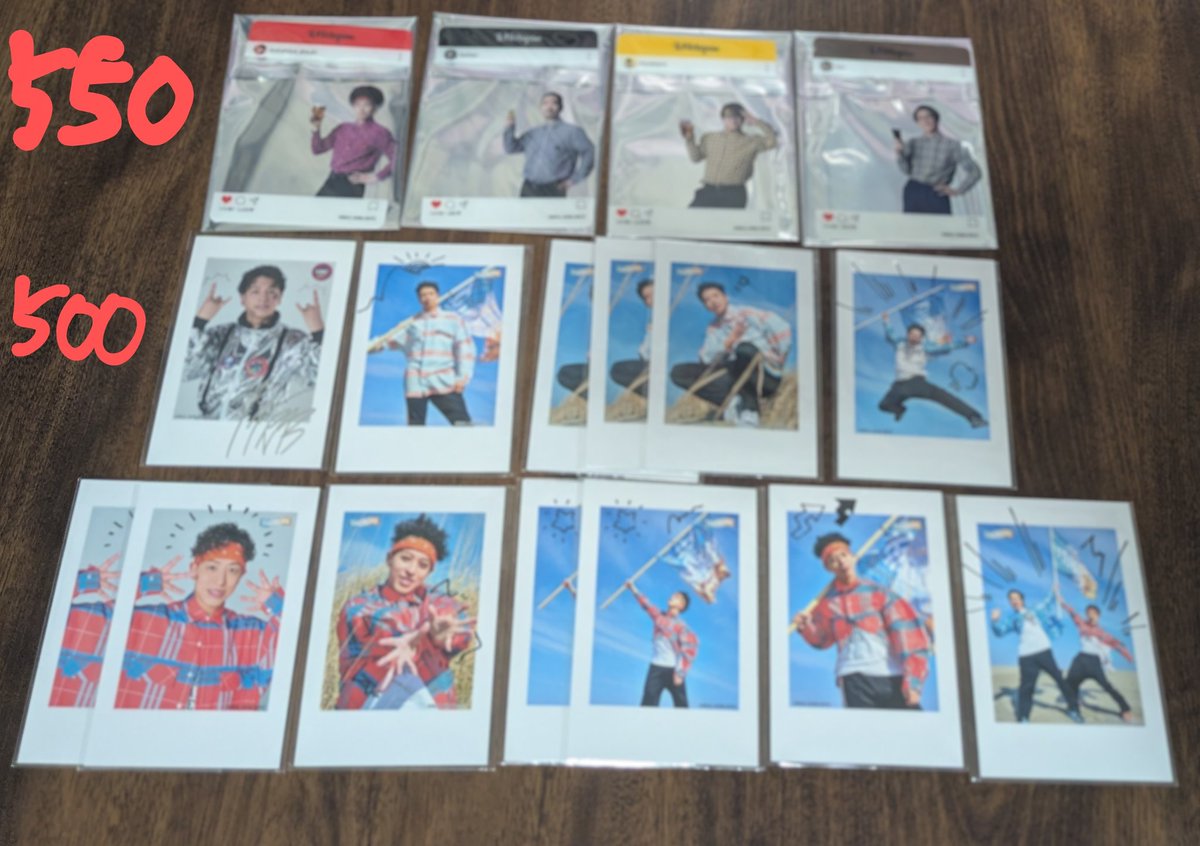 ronrideru_ebi's tweet photo. 【交換・譲渡】RAB HUB コラボ チェキ風トレカ サムネバッチ コースター

譲：画像のもの
求：チェキ風トレカ🐭旗掲げているやつ
         定価
         コースターは交換又は譲渡の方にお好きなだけお譲りします。

郵送のみ。検索からでもお気軽にお声がけ下さい。 https://t.co/vcO5iCic0h