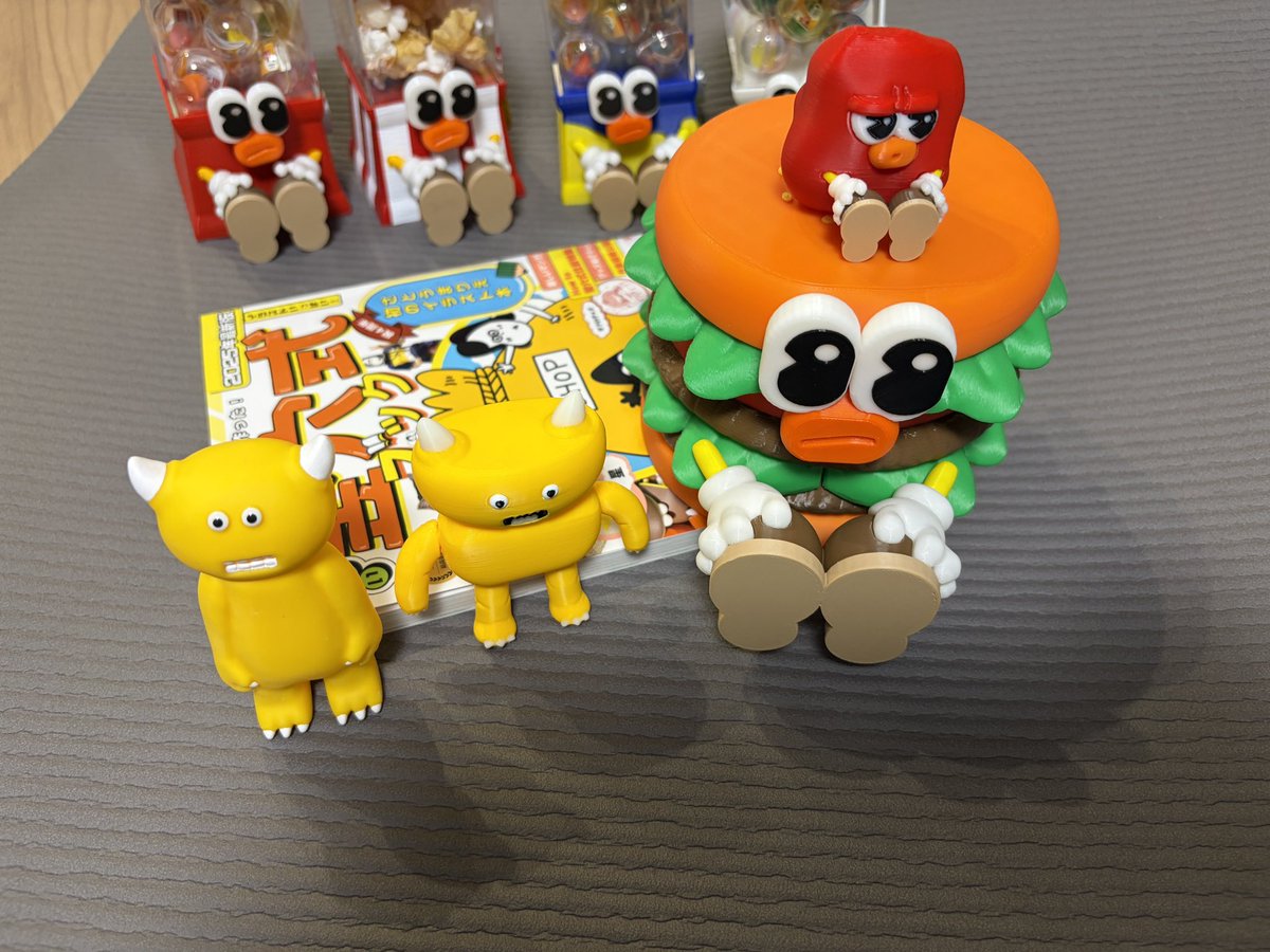 <a href="/MarieSato0904/">さとうまりえ｜デザフェス62 A136-138</a>  さんのバーガー＆ナゲット
そして<a href="/ymbk_yellow/">アサヨシ🟡ﾃﾞｻﾞﾌｪｽ62▶︎A136~138</a>  さんのソフビ

バーガー思ってたより大きくてお得(？)

#デザフェス戦利品 
#デザフェス