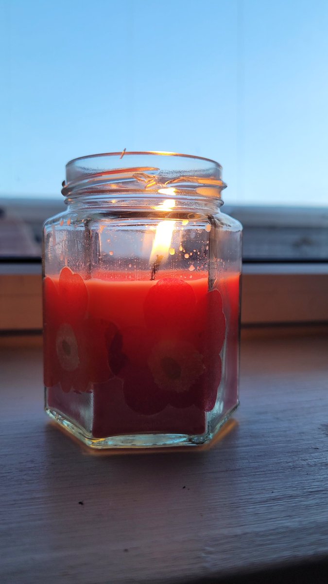 Tänään 16.11 sytytetään kynttilä itsemurhan tehneiden muistoksi 💔