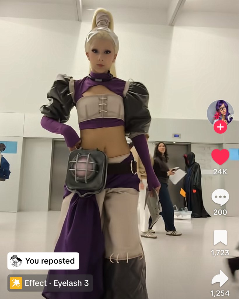 OH MY GOSH???????? AMAZING NOERDE COSPLAY ARE U KIDDING?????????????