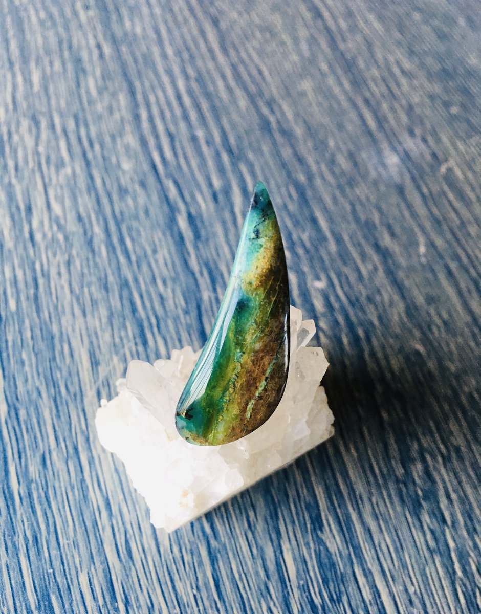 #いい色の日
Opalized Wood