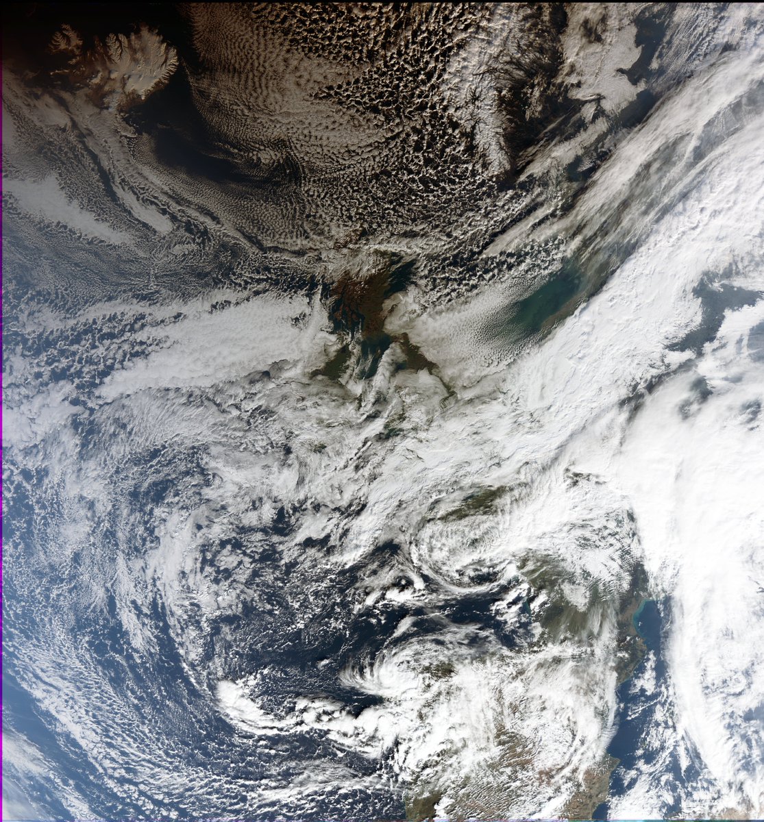 petermeteor's tweet image. FY3F&apos;s &quot;full&quot; pass this morning, pretty cloudy stuff..
(false color / true color)