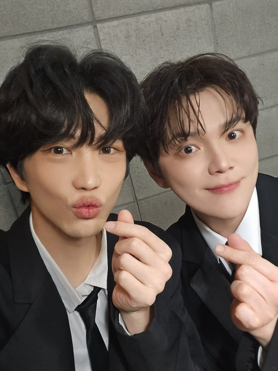 久しぶりのウゴン兄貴とのデュエットライブ！
本当に楽しかったよね！！
いつも伝えたいことがたくさんあるのに、
日本語がまだ下手で全部は言えないけど…
気持ちだけはちゃんと伝わってるよね、みんな❤️
本当に大好きだよ。