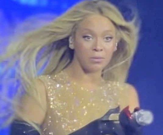 YonceVocals's tweet photo. If we know Beyoncé is the queen of music, who is the king of music? https://t.co/hHCWYoHcRH