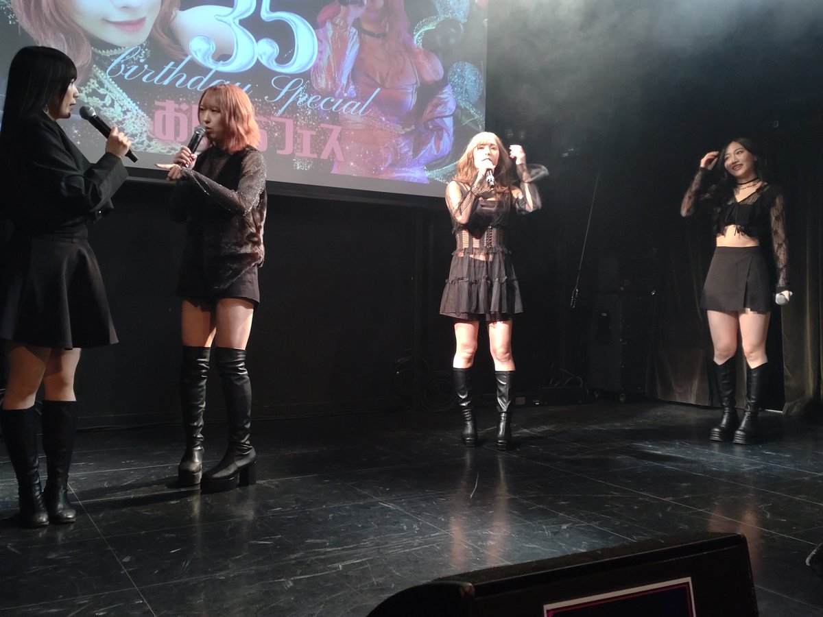pandasandayo324's tweet photo. 2025.11.15高円寺HIGH
おばちフェス誕生日スペシャル
Adulty
初見。メンバー全員がダンスの先生。ダンス、カッコよかった
#Adulty https://t.co/tK1KaJM51h