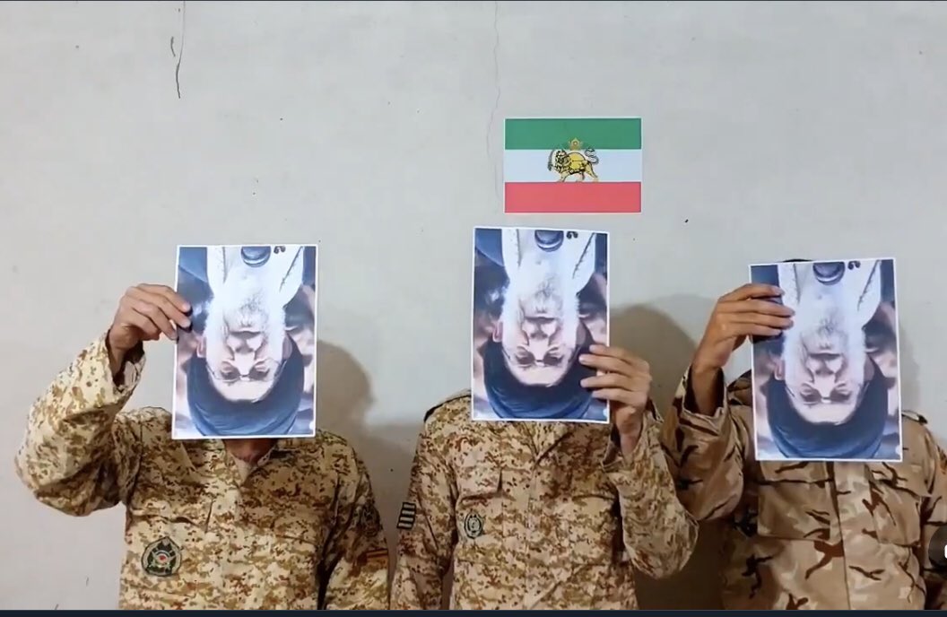 الجنود الايرانيين شبعوا من الموت من اجل خامئني وتخريفاته وبدأوا يثورون عليه وعندنا ما زالوا  يريدون الذهاب الى جهنم معه … 
ما هذا الغباء والجهل يا الله …… 
النعوم رح بروح خ… سمك بين الأرجل. 
#يا_ساتر