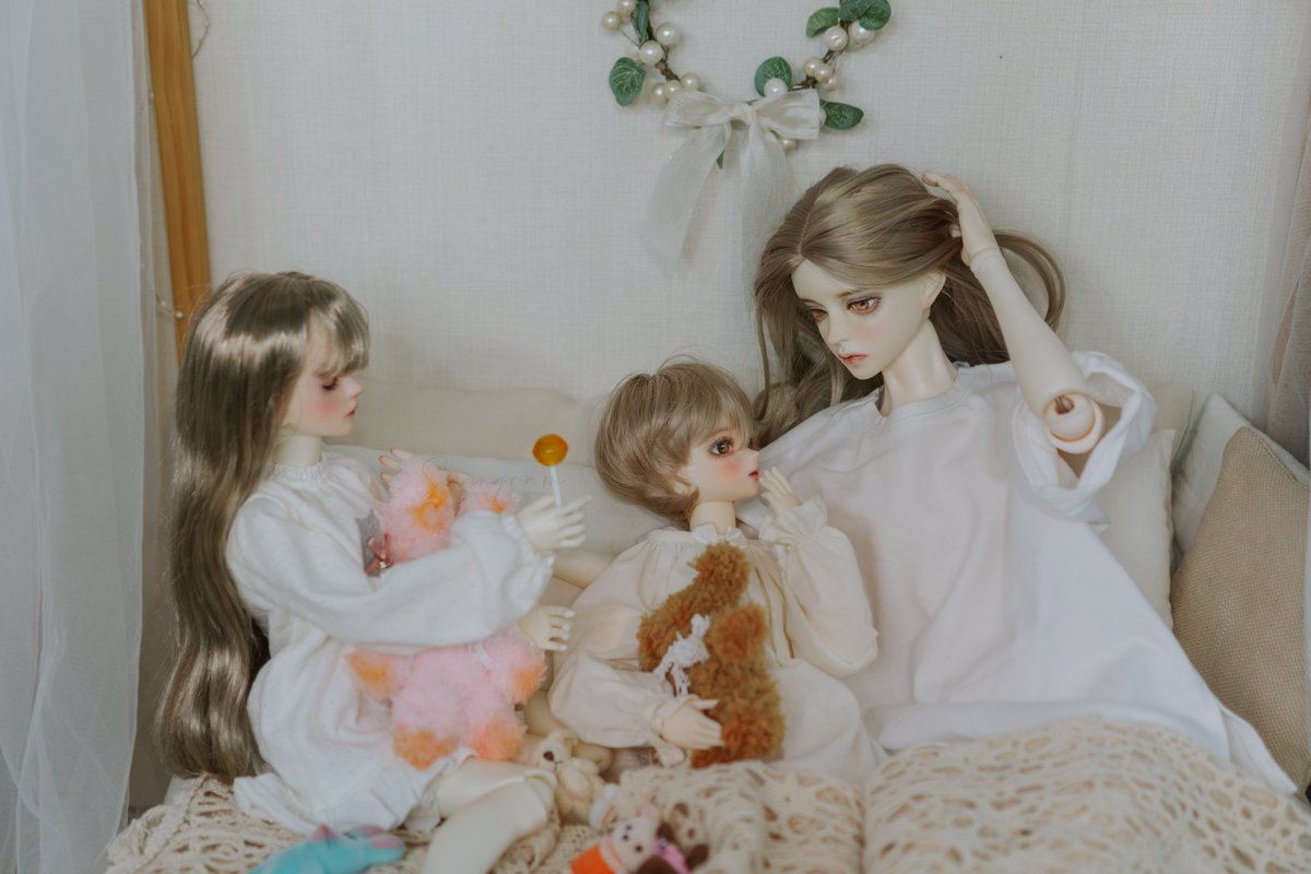 swan_vn's tweet image. #WD_Family

한 입 줄까?
누나의 유혹에 엄마 눈치를 보던 위니는 항상 그렇듯 순진하게도 누나의 말을 믿고.. 😳