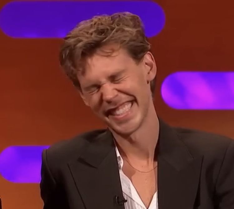 AustinsSatnin's tweet image. Using German Duolingo for the first time; 

Owl: Hallo, Kaffee und milch bitte 

Me: * Gets pronunciation wrong * 🫠🤣🤣 

#AustinButler #mood #LanguageLearning