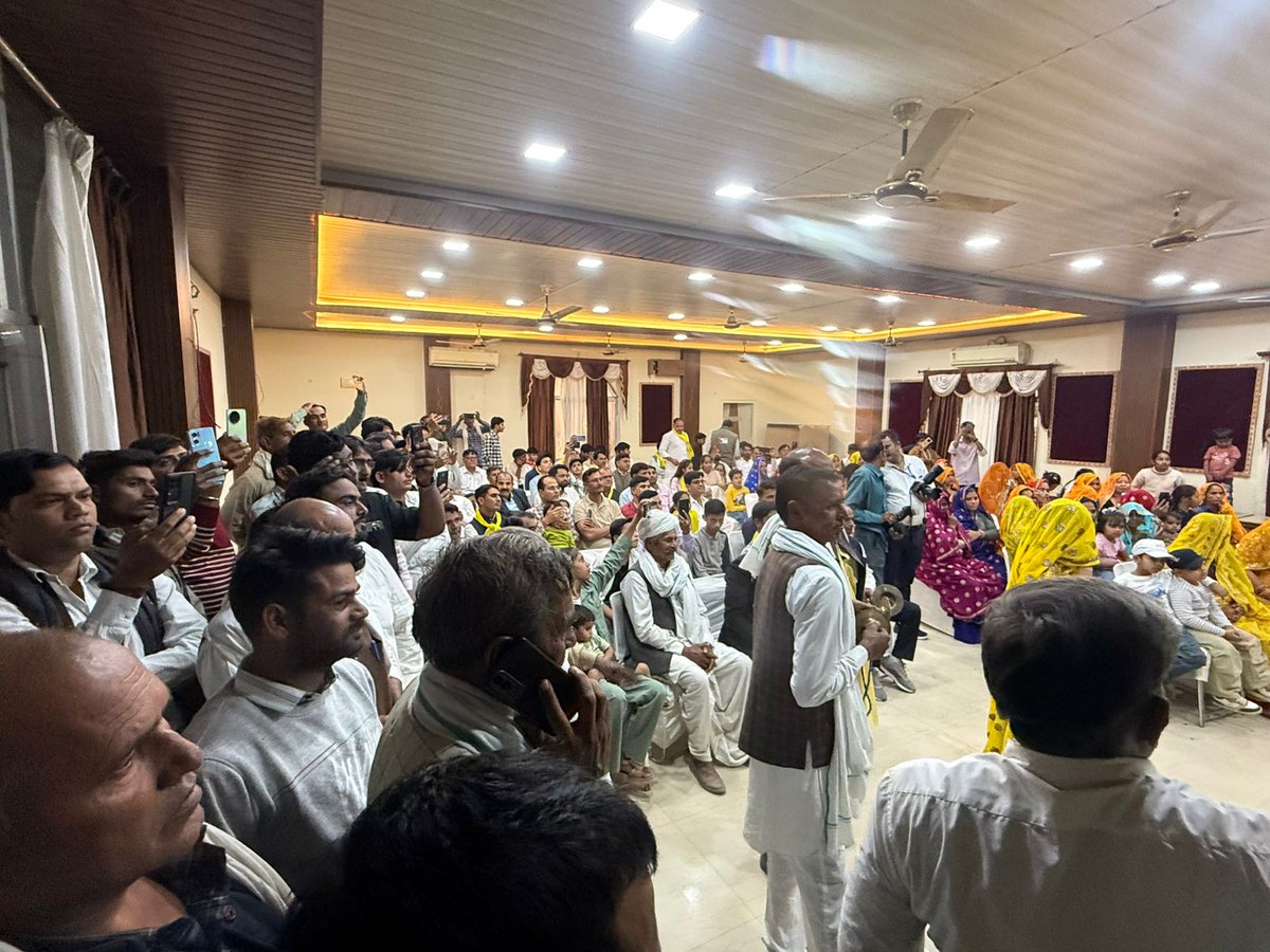 भगवान बिरसा मुंडा की जयंती के उपलक्ष में आज  सवाई माधोपुर में आयोजित जनजाति गौरव दिवस कार्यक्रम बतौर मुख्य अतिथि सहभागिता की।
भगवान बिरसा मुंडा जी का साहस, त्याग, संघर्ष और आदिवासी समाज के उत्थान हेतु उनका समर्पण हम सभी को निरंतर प्रेरित करता है। 1/2