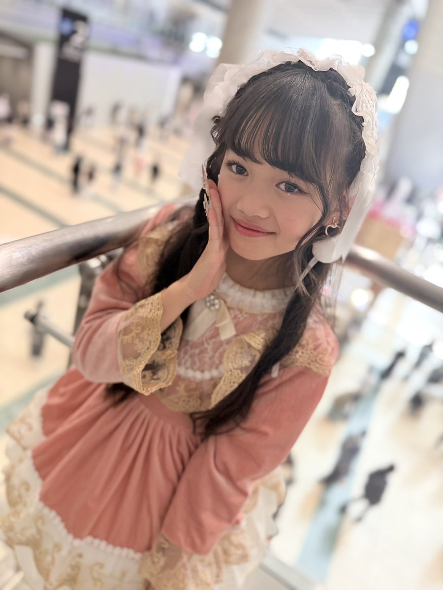 anzai_miori's tweet image. おつりん🩵ིྀ
初めてのデザフェスすごく楽しかったです✨
ありがとうございました💓
とってもかわいい衣装はカステッロさんのドレス✨ヘッドドレスはななこが貸してくれたよぉ❤️🩵
似合ってるかな？？
#みおりん
#JS3
#JSアイドル