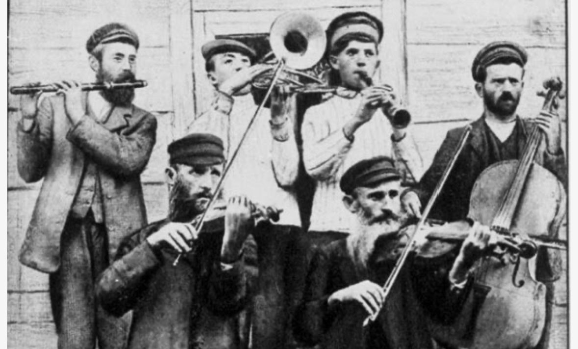 JakubowiczA's tweet image. Les nazis ne sont pas parvenus à éradiquer la musique Klezmer. Ce n’est pas une bande de petits connards qui va y parvenir #BDS