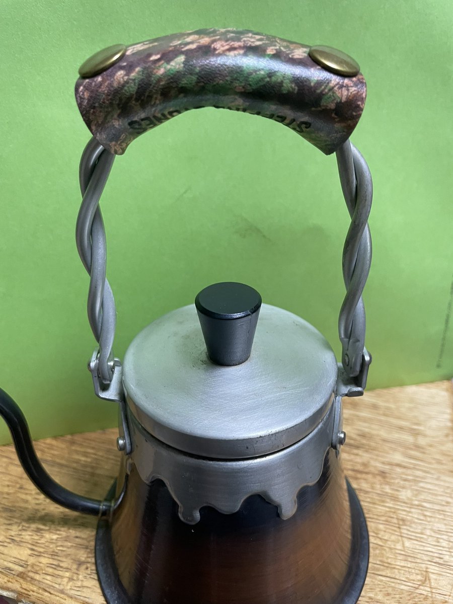 カリタのポット用とのことですが、実物を見たら行けそうだったので購入😊
いいじゃん👍
#ステッピングストーンズ
#コパドア
#フィールドスタイル戦利品