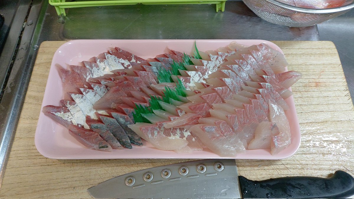 Tech21R's tweet image. ヤズとネリゴの食べ比べセット😆