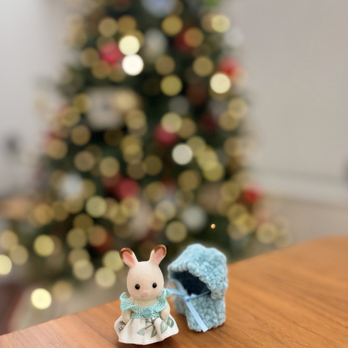 sylv_factory's tweet photo. 「もろびとこぞりて」

諸人、すべての人が、集まって。
そんな意味のクリスマスキャロル。

クリスマスは
沢山考える機会をくれている気がいたします

USA
modafabrics 
「Woodland Winter」
Woodland Damask, Snowy White

#ハンドメイド
#sylvanianfactory
#modafabrics https://t.co/Yist3Uxghs