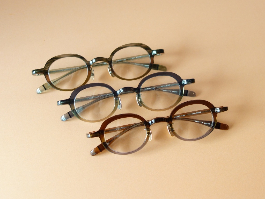 LOYDCLUB's tweet image. 【ヴィオルー】VioRou x FACTORY900 コラボモデル Emi 入荷しました！小ぶりなレンズサイズとオーバル型を採用しています。よりコンパクトでバランスの良いデザインが魅力です。落ち葉の色づきのように穏やかで、美しい秋色がそろっています。ぜひ店頭でお試しくださいね！loydclub.hamazo.tv/e10090796.html