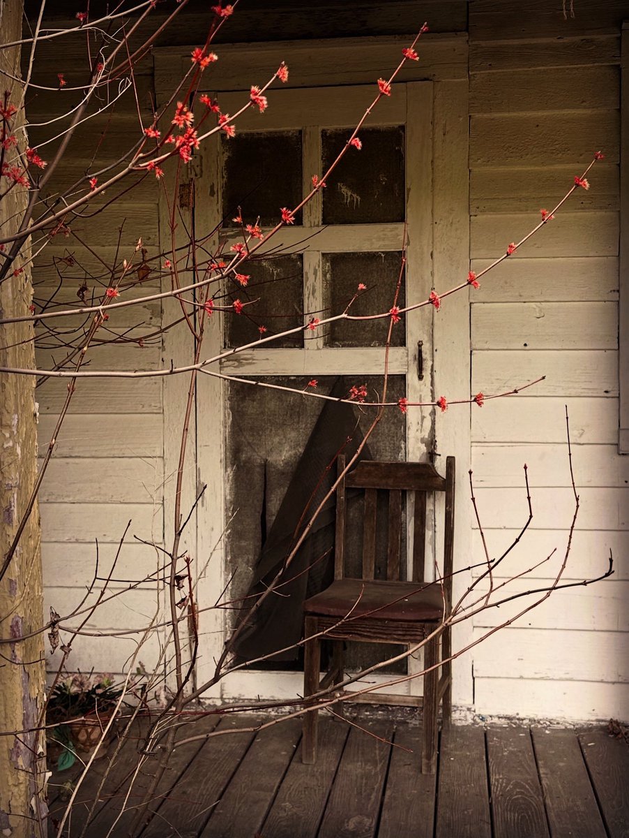 “Front Porch Collection” by Edgar Allen Lee. Listen to this EP on Spotify @ the following link. Photo by <a href="/southerngdream/">Southern Girl Dreaming</a>. Thanks for listening!

open.spotify.com/album/4pXTrBEa…