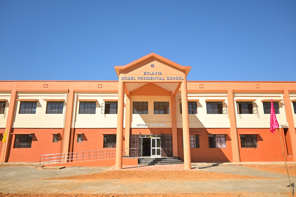 dmkhowai's tweet image. EMRS Padmabil, Khowai inaugurated by Hon’ble PM Narendra Modi (virtual). Hon’ble MLA Ramchandraghat, Chairman BAC, ADM &amp;amp; Collector Khowai and others attended.

#EMRS #Khowai #Tripura