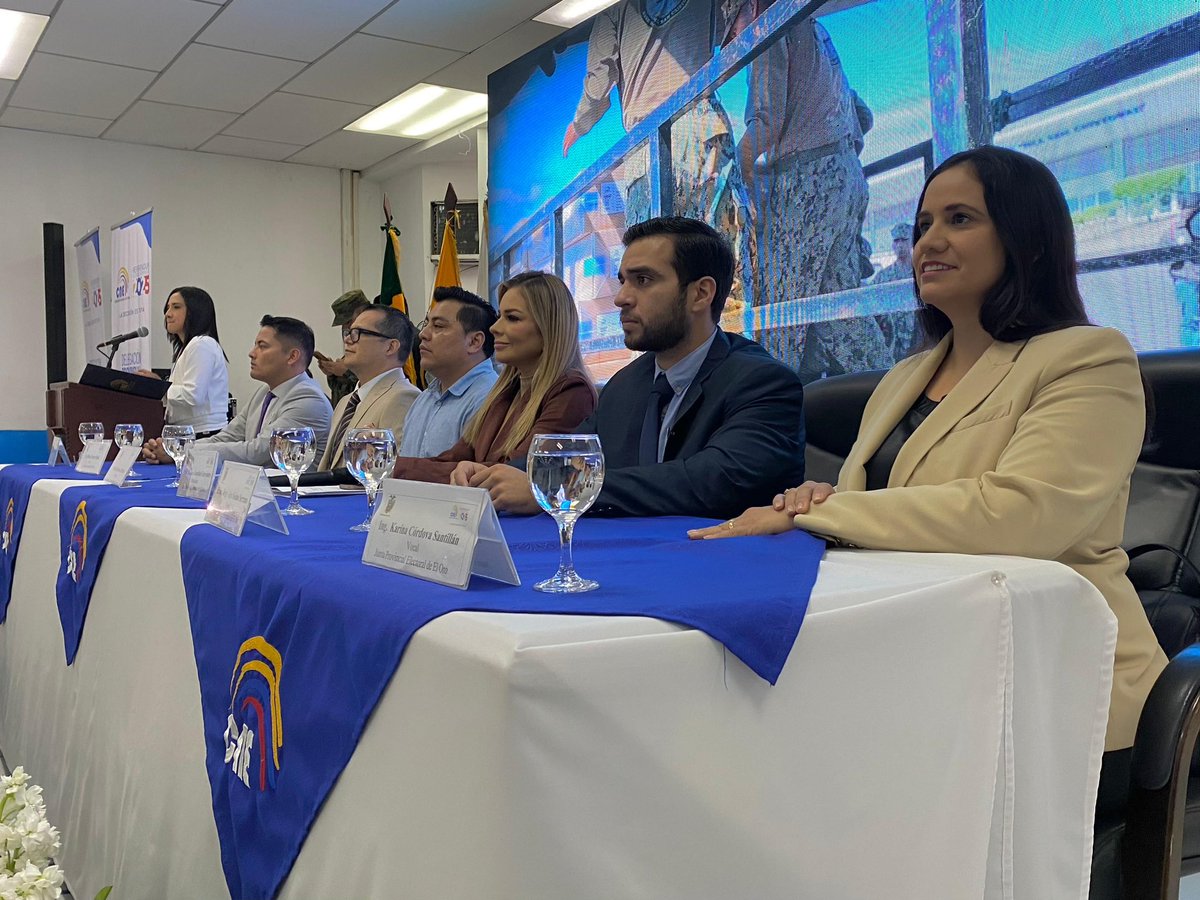 <a href="/mruanomkt/">Mario Ruano</a> 🗳️📢 Viviana González, presidenta de la Junta Provincial Electoral, realizó la inauguración oficial del #ReferéndumYConsulta2025 en la provincia de El Oro.

Con su intervención resaltó la importancia de esta jornada para el país y el compromiso institucional con un proceso. 🇪🇨✨