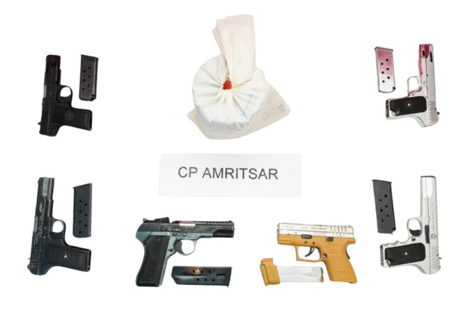 Acting on intelligence inputs, #Amritsar Commissionerate Police dismantles a #Pakistan-linked arms and narco network and apprehends five persons and recover six sophisticated pistols (five .30 bore &amp; one Glock 9mm) along with 1 Kg 10 gm Heroin.