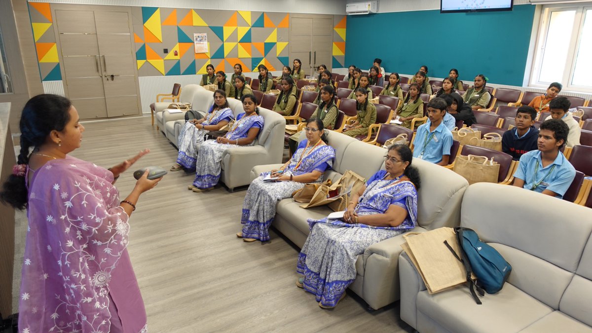 CSIR_4PI's tweet image. 45 students and 5 teachers from Karnataka Public School , K R Puram visited CSIR 4Pi for Scientist- Student interaction on 12th November 2025 @CsirJigyasa