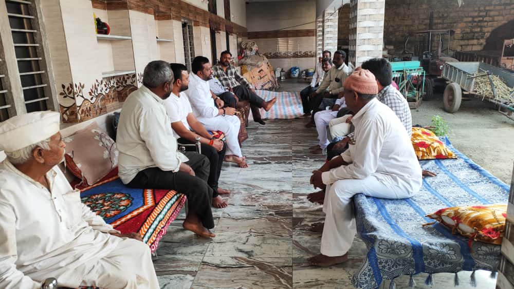 Kiritbhai_Patel's tweet image. આજરોજ વિસાવદર તાલુકા ના ગોરખપરા ( સરસઈ ) ગામ ની મુલાકાત કરી ગામ લોકો સાથે સંવાદ કરેલ.