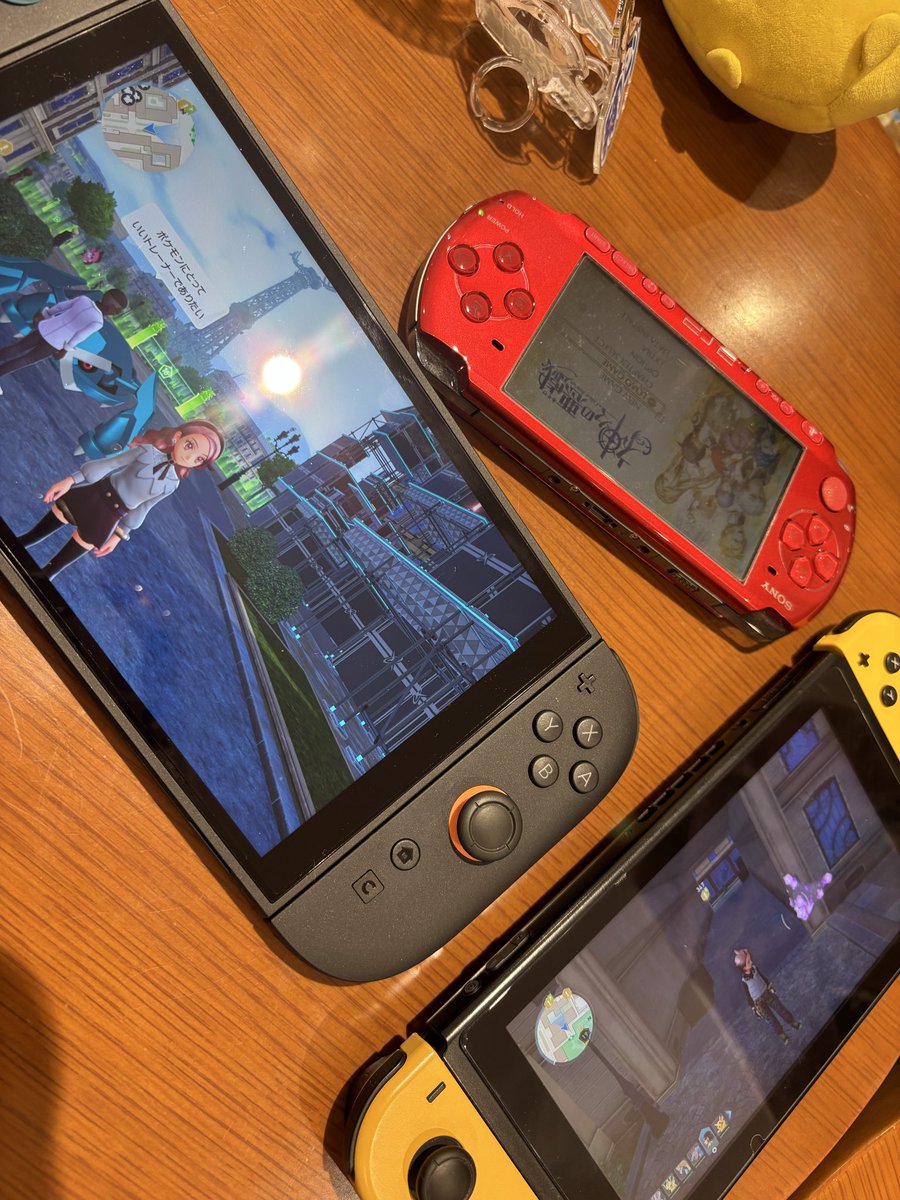 sakura_hpcc's tweet image. 全然関係ないんですけど、アフターしてたらみんなゲーム機持ってたのが面白かったし、一人だけ化石持ってて爆笑でした
画質の差がよく分かりますね