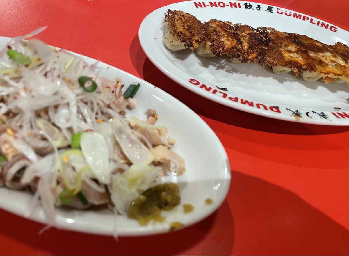 mar_o_k_'s tweet photo. 刺身も焼き鳥も餃子もモツ鍋もめんべいも食べた福岡初日。

福岡お弟子同期のアテンドに感謝でございます🙏✨

昼から数人で集まり、夕方に「眠くなってきたねー」と、
それぞれ別のマッサージ店に予約して個人活動、また夕飯に集まるという自由さである🗽 https://t.co/sd0qC2ph9x