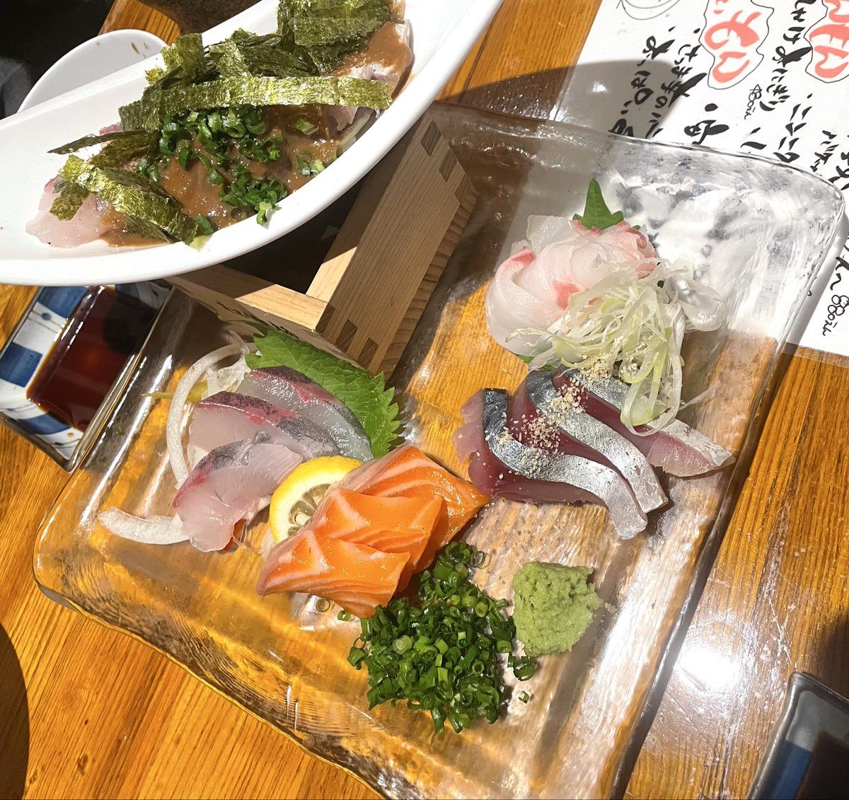 mar_o_k_'s tweet photo. 刺身も焼き鳥も餃子もモツ鍋もめんべいも食べた福岡初日。

福岡お弟子同期のアテンドに感謝でございます🙏✨

昼から数人で集まり、夕方に「眠くなってきたねー」と、
それぞれ別のマッサージ店に予約して個人活動、また夕飯に集まるという自由さである🗽 https://t.co/sd0qC2ph9x