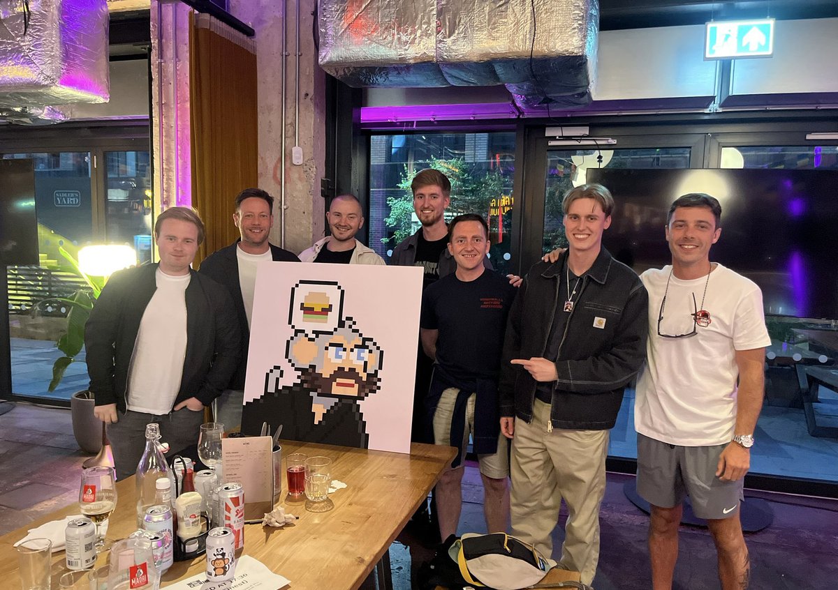 _Craig_'s tweet image. Fun fact: @ChimpersHQ founders aren&apos;t just amazing humans, they&apos;re twins... $CHMPSTR

Happy Birthday Twinpers 🥳