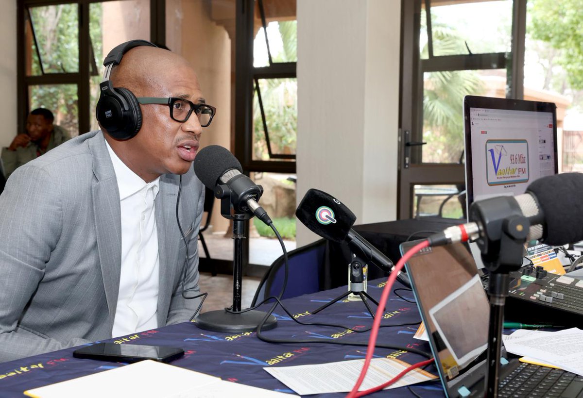 GovernmentZA's tweet image. 📸📸  | Deputy Minister in the Presidency Kenny Morolong hosted a G20 Community Dialogue at the Naledi Local Municipality, North West province. 

This dialogue forms part of year-long G20 awareness outreach programmes by the Department of Government Communications and Information…