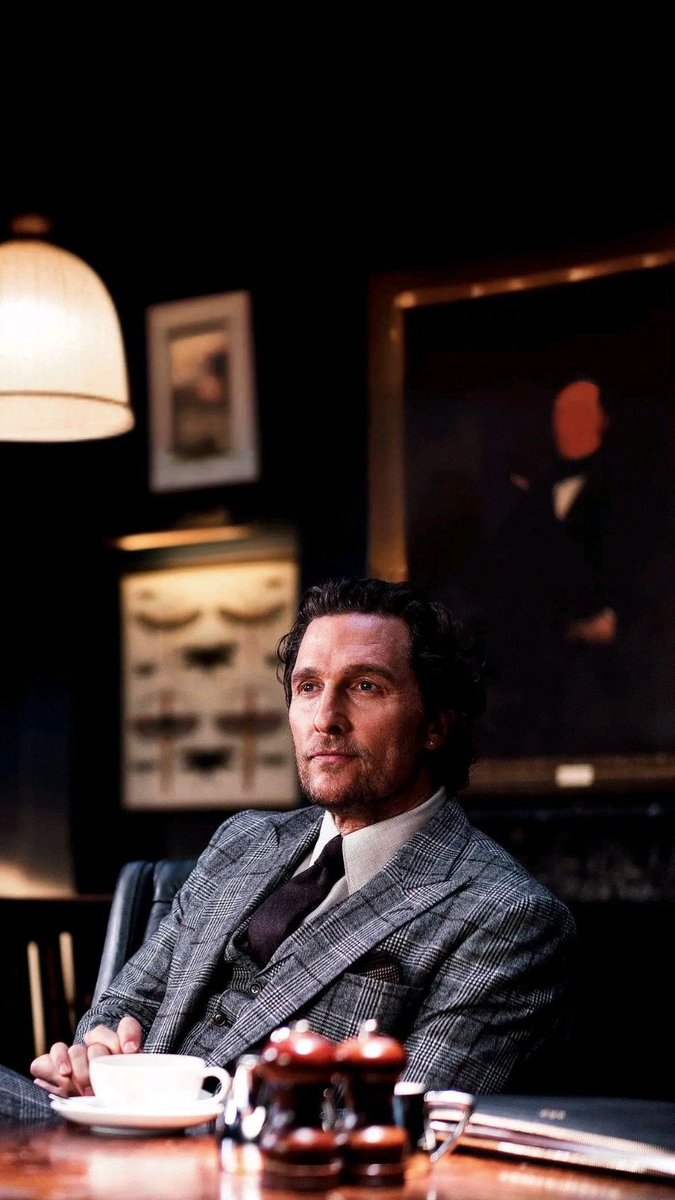 هل عمرك شفت شركة ما تحقق أرباح ولا حتى إيرادات واضحة، ومع ذلك يرتفع تقييمها بشكل جنوني؟ 

هل سألت نفسك ليه بعض الشركات الخسرانة تتضاعف قيمتها بينما شركات ربحانة ثابتة وما تتحرك؟ 

هل خطر على بالك إن القيمة الحقيقية ما هي في القوائم المالية، بل في شيء أعمق بكثير، شيء ما يشوفه إلا