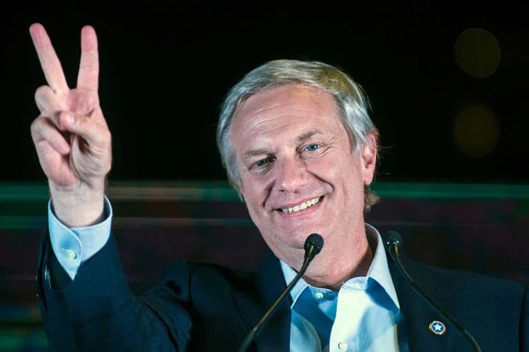 🔴 El último llamado de José Antonio Kast : "A todos los Chilenos les recuerdo que deben marcar la opción 2 en su voto ; que es la mejor opción para el futuro de Chile"
#Elecciones2025