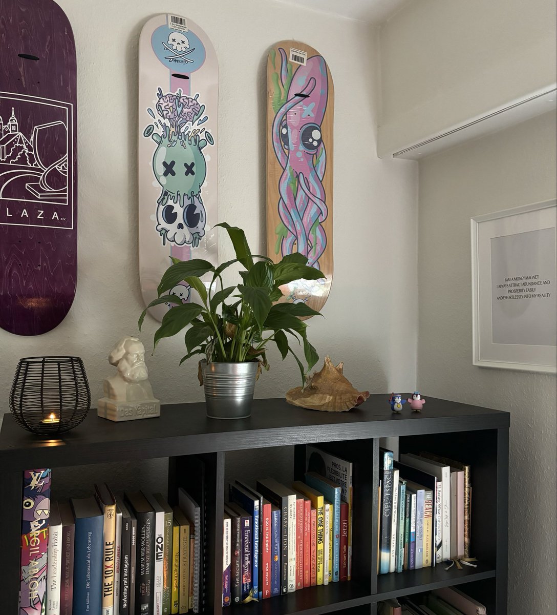 flex_web3's tweet image. Finally decorating the office 🛹🦑

My favorite @quirkiesnft skateboards

Collectibles with real value 🔐
