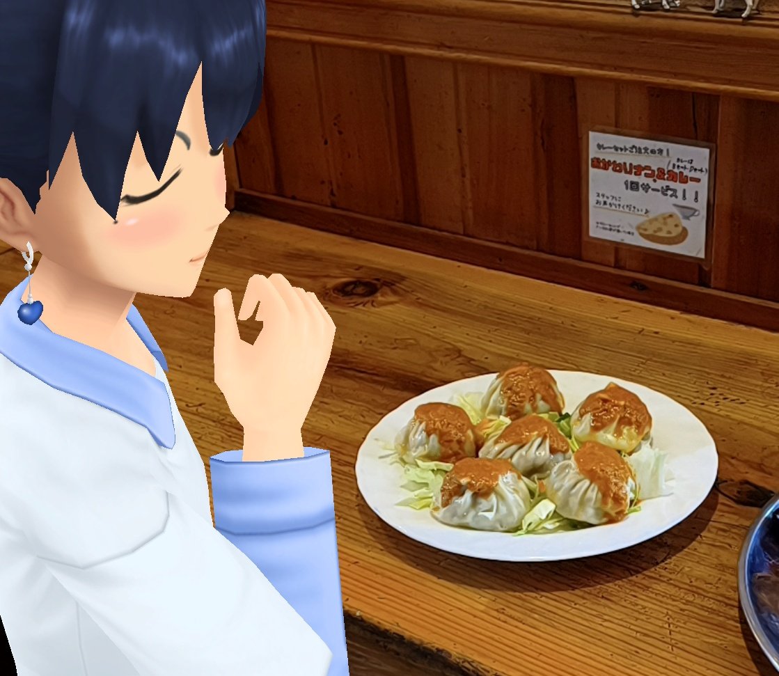 Aj785Aj's tweet image. 【サトカとモモ】

　これは…小籠包？

｢モモと言うネパール餃子ですよ。

　どれどれ……タレがスパイシー!?

｢皮のモチモチ感と噛むと溢れ出る中の具の旨み、そしてカレーの風味が完璧に融合してるです！

　落ち着いて？

｢これは箸が止まらないですよ！

#スクスト2
#スクストカメラ
#モナの丘