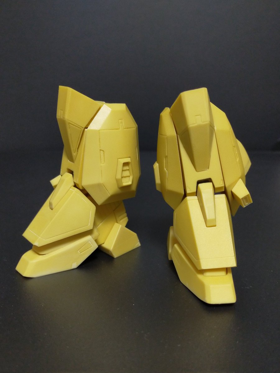 皆さん
今晩は🎵
レイズナー進捗行きます！
今回は説明書の箇所の脛&amp;脹ら脛です。
左脚を組んだらすんなり行ったので、右脚も調子に乗ったら、色々とトラブってしまった💦
可動ガレキは抜き足差し足位の慎重さが必要ですね😅
複雑な面構成が素晴らしい膝下です🙆
#レイズナー40周年
#道楽模型堂