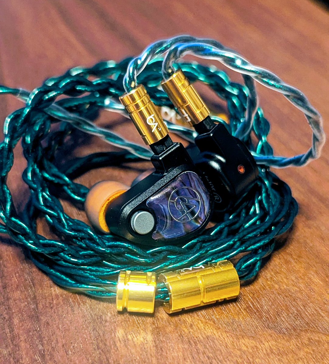 furefa_music's tweet image. 64 audio Volür + Beat audio Emerald MKIII
新しい相棒です。よろしく😎✨